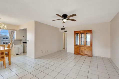 332 Sheffield N West Palm Beach FL 33417