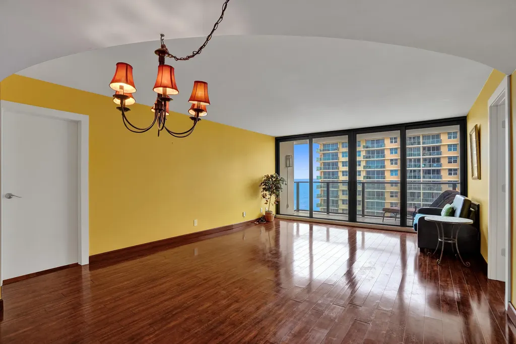 2301 S Ocean Drive Hollywood FL 33019