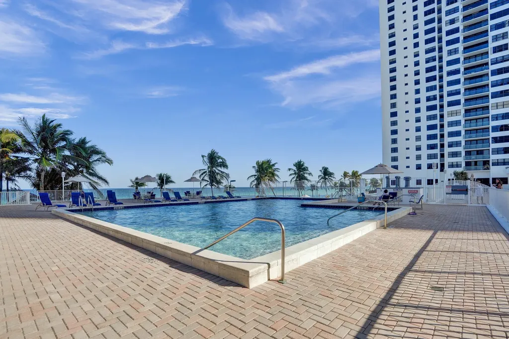 2301 S Ocean Drive Hollywood FL 33019
