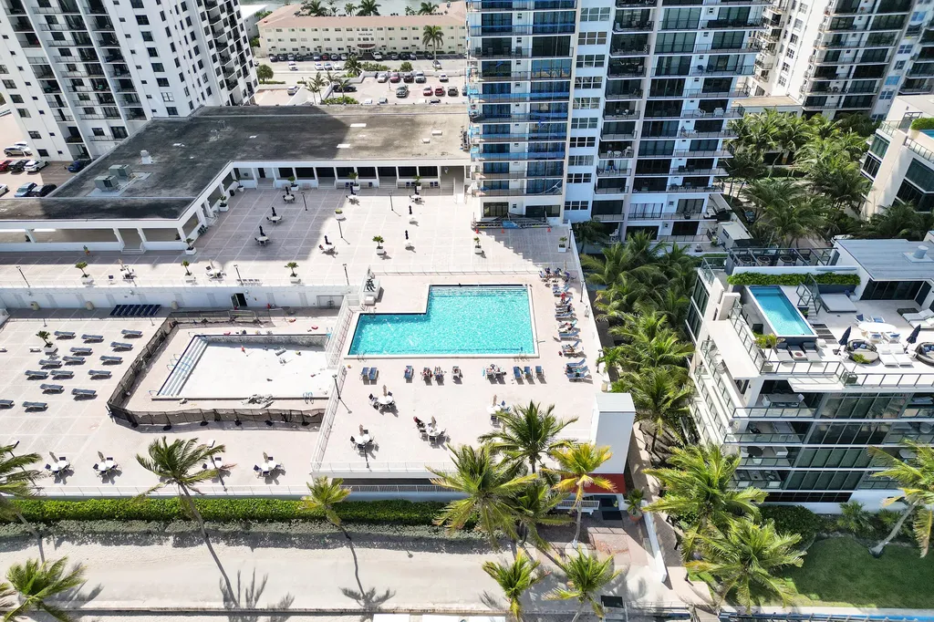 2301 S Ocean Drive Hollywood FL 33019
