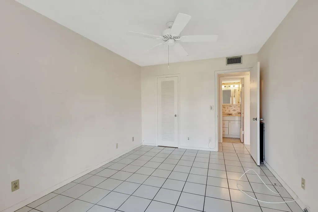 332 Sheffield N West Palm Beach FL 33417