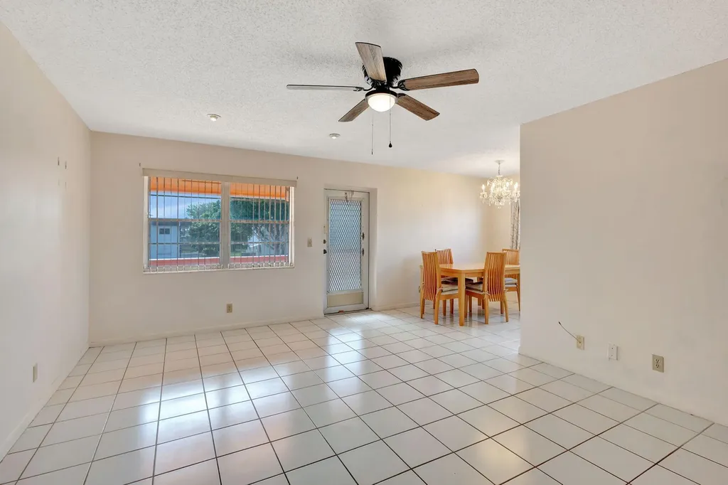 332 Sheffield N West Palm Beach FL 33417