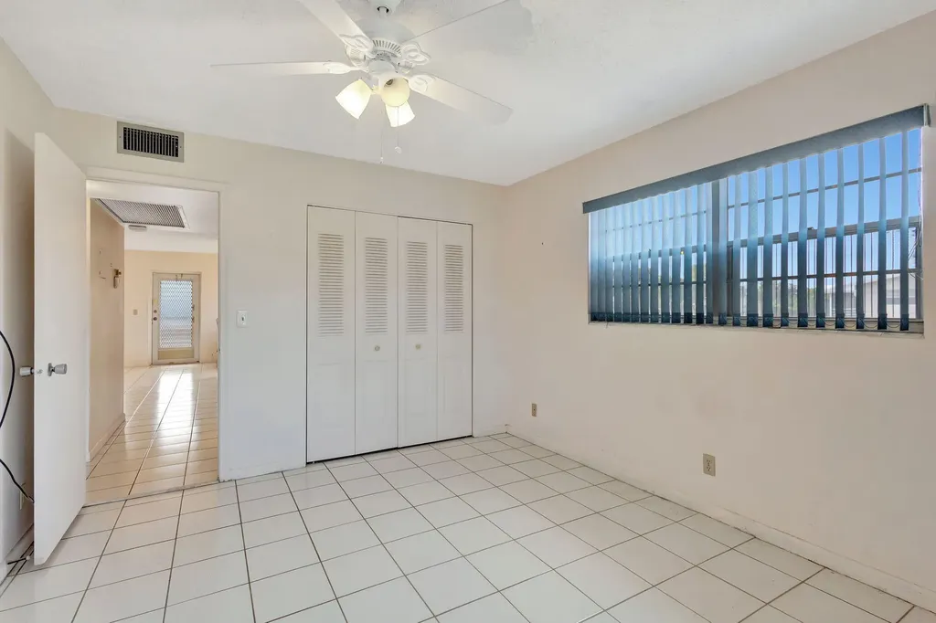 332 Sheffield N West Palm Beach FL 33417