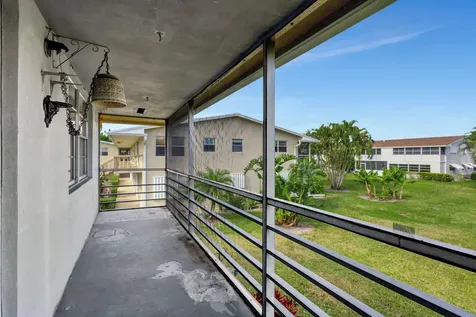 332 Sheffield N West Palm Beach FL 33417