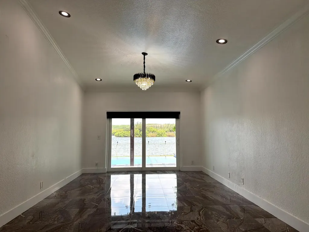 4572 SW 14th Street Deerfield Beach FL 33442