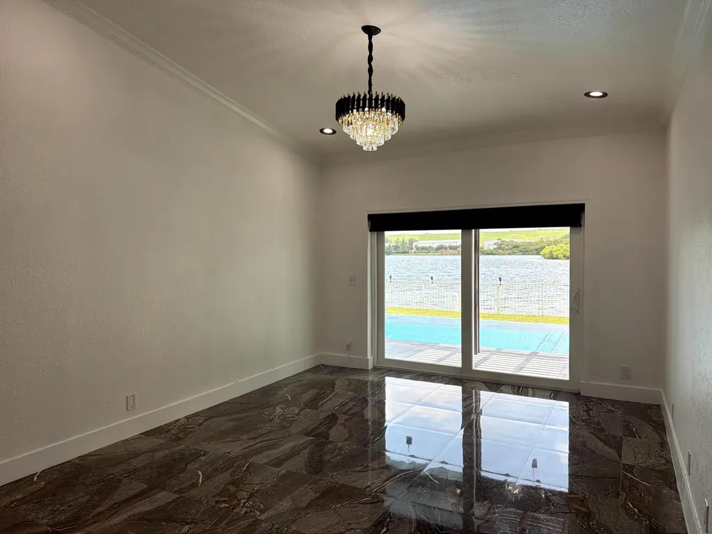 4572 SW 14th Street Deerfield Beach FL 33442