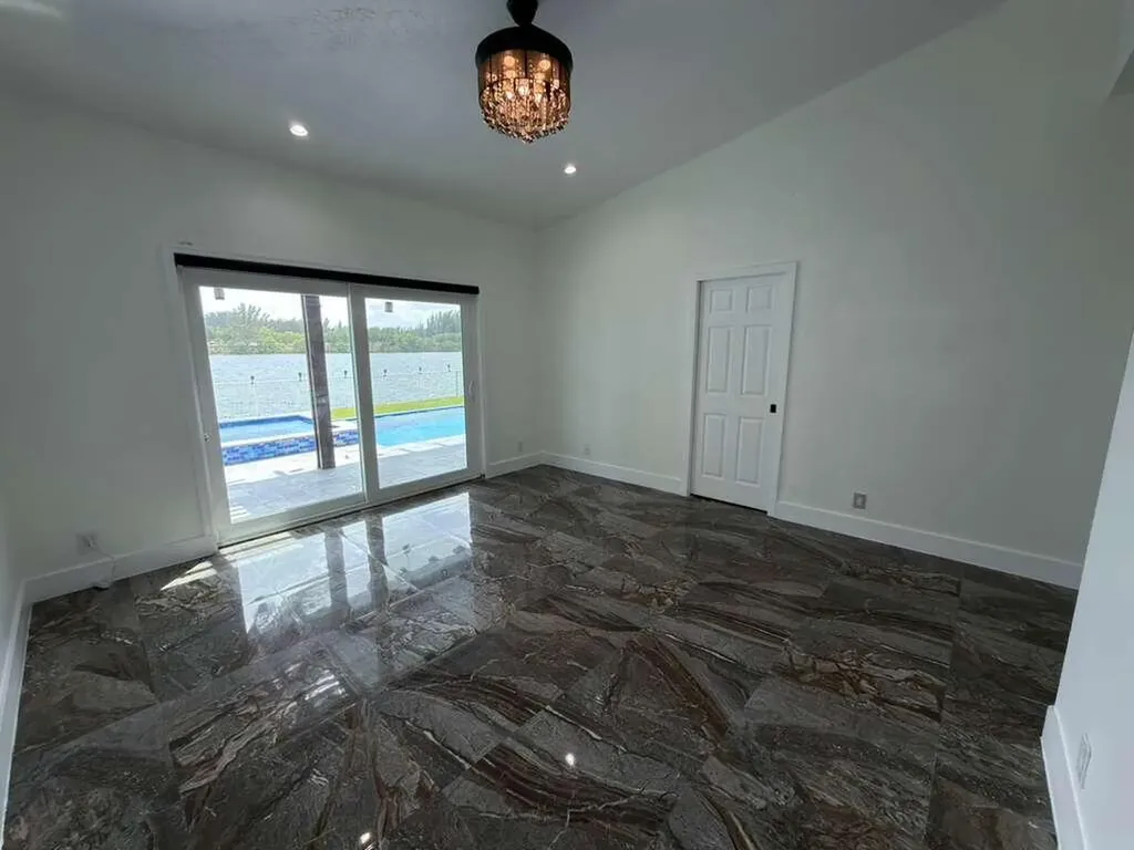 4572 SW 14th Street Deerfield Beach FL 33442