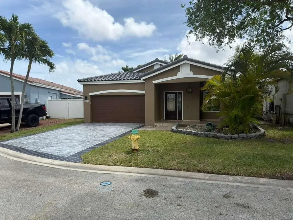 4572 SW 14th Street Deerfield Beach FL 33442