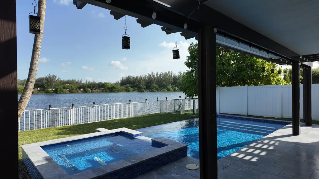 4572 SW 14th Street Deerfield Beach FL 33442