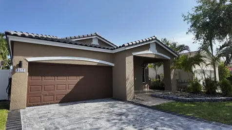 4572 SW 14th Street Deerfield Beach FL 33442