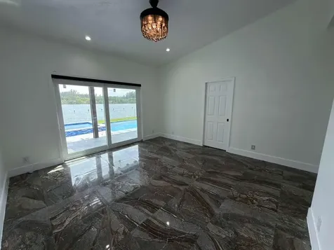 4572 SW 14th Street Deerfield Beach FL 33442