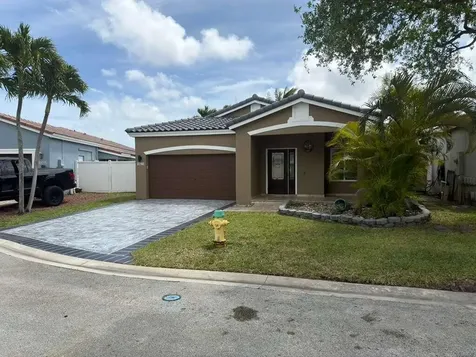 4572 SW 14th Street Deerfield Beach FL 33442