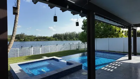 4572 SW 14th Street Deerfield Beach FL 33442