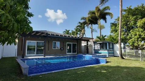 4572 SW 14th Street Deerfield Beach FL 33442