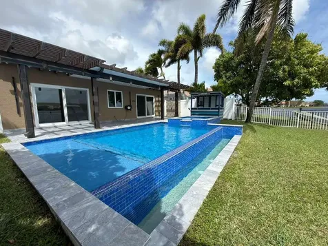 4572 SW 14th Street Deerfield Beach FL 33442