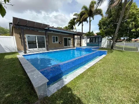 4572 SW 14th Street Deerfield Beach FL 33442