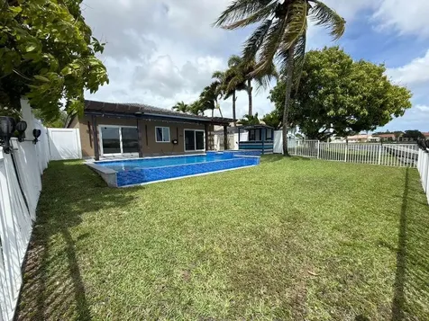 4572 SW 14th Street Deerfield Beach FL 33442