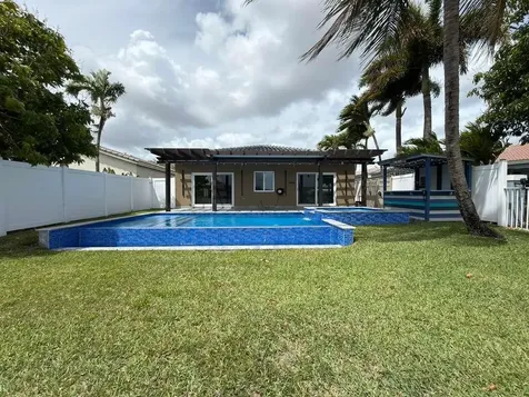 4572 SW 14th Street Deerfield Beach FL 33442