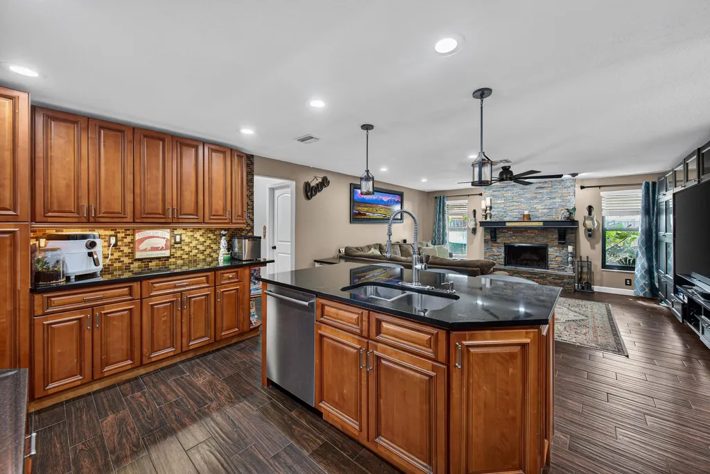 9696 NW 28th Place Coral Springs FL 33065