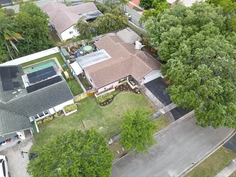 9696 NW 28th Place Coral Springs FL 33065