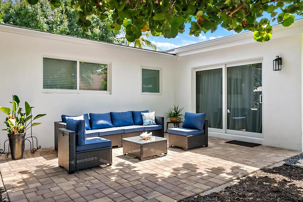 517 Gulf Road North Palm Beach FL 33408