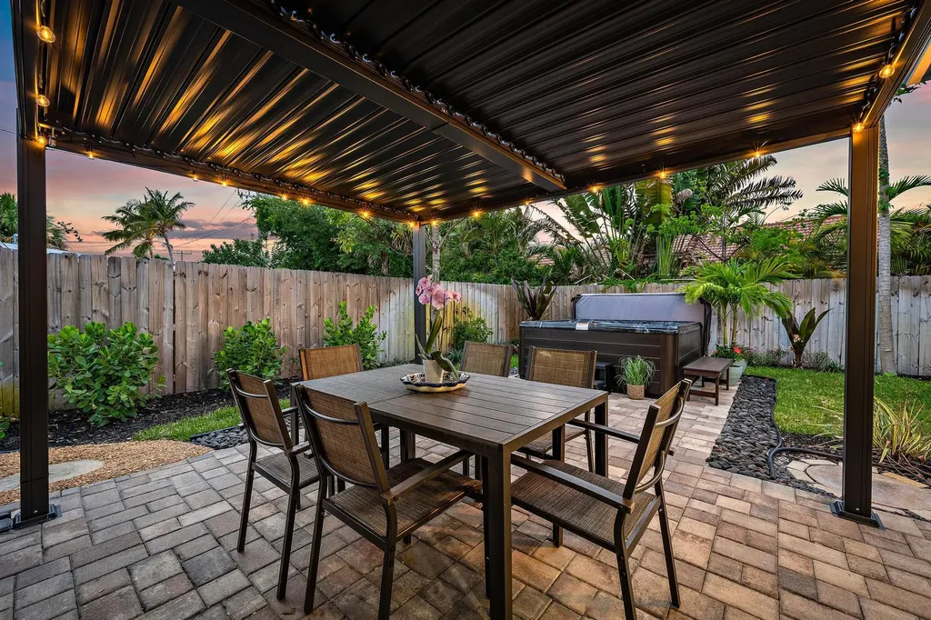 517 Gulf Road North Palm Beach FL 33408