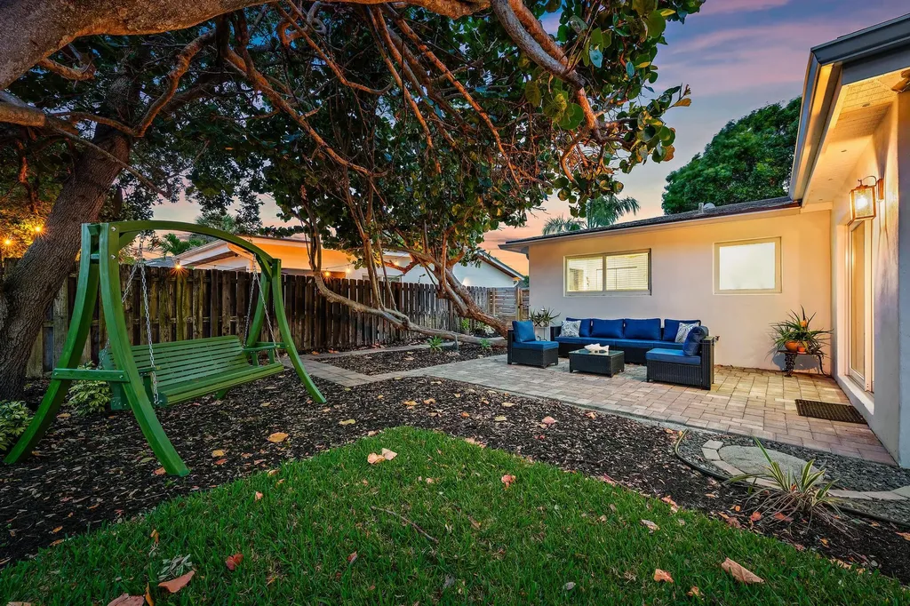 517 Gulf Road North Palm Beach FL 33408