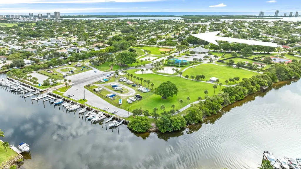 517 Gulf Road North Palm Beach FL 33408