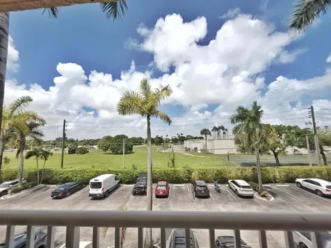 1341 SE 3rd Avenue Dania Beach FL 33004