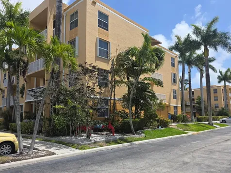 1341 SE 3rd Avenue Dania Beach FL 33004