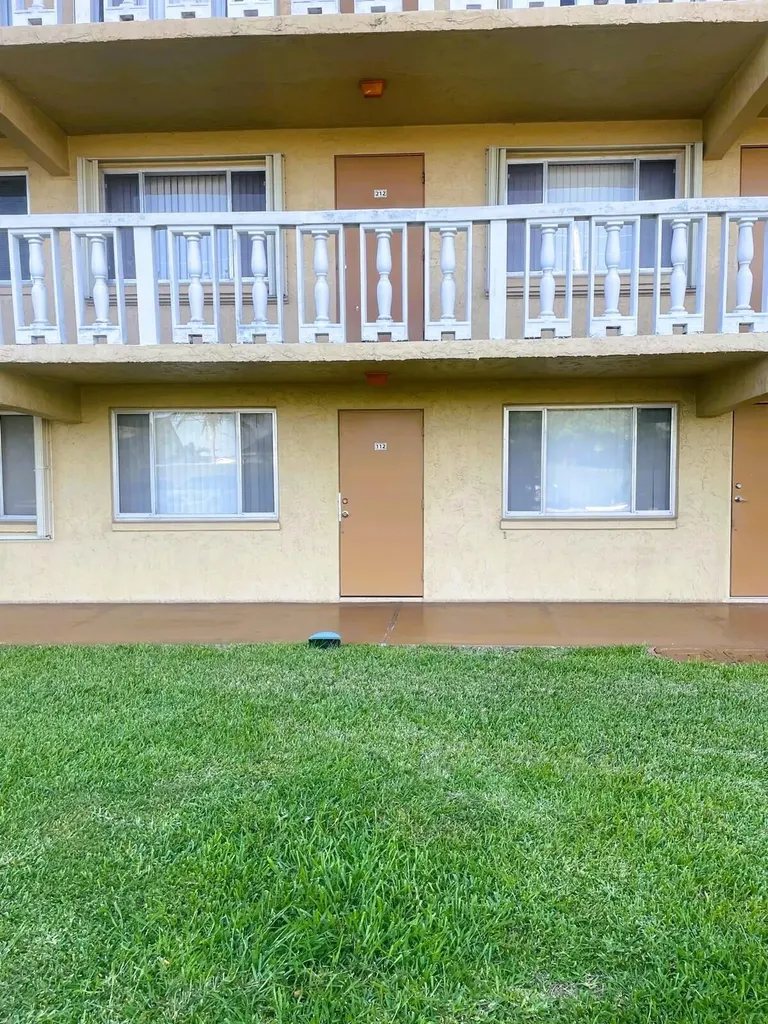 100 Village Green Circle E Palm Springs FL 33461