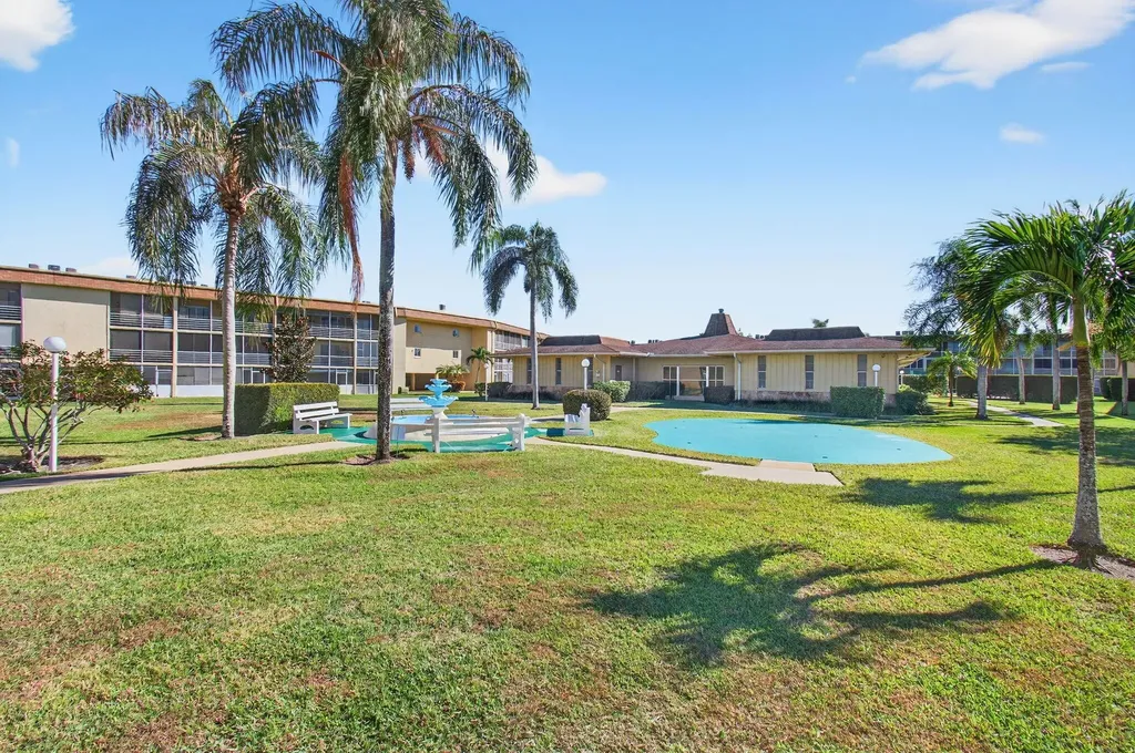 100 Village Green Circle E Palm Springs FL 33461
