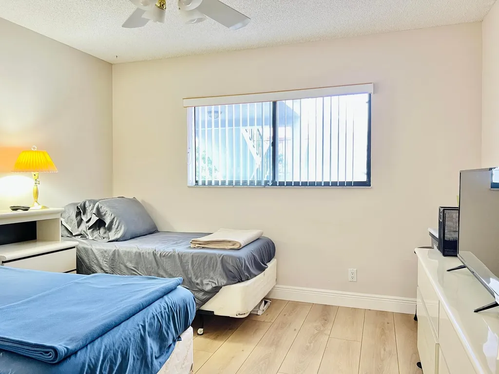 4725 E Lucerne Lakes Boulevard Boulevard E Lake Worth FL 33467