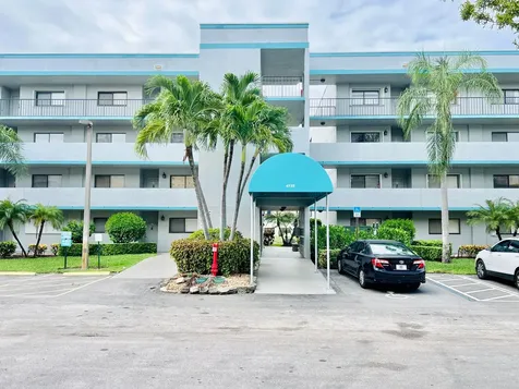 4725 E Lucerne Lakes Boulevard Boulevard E Lake Worth FL 33467