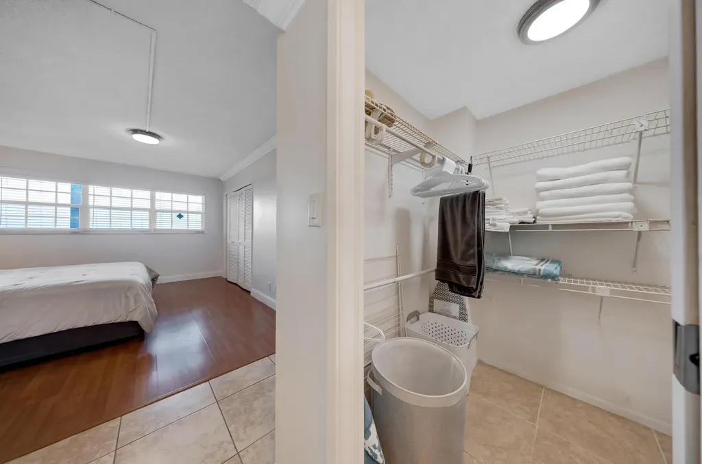 575 Oaks Lane Pompano Beach FL 33069