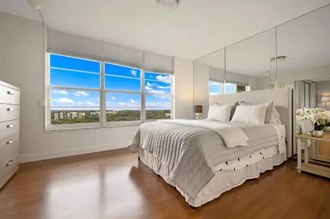 575 Oaks Lane Pompano Beach FL 33069