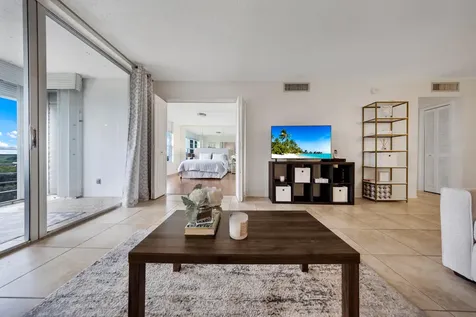 575 Oaks Lane Pompano Beach FL 33069