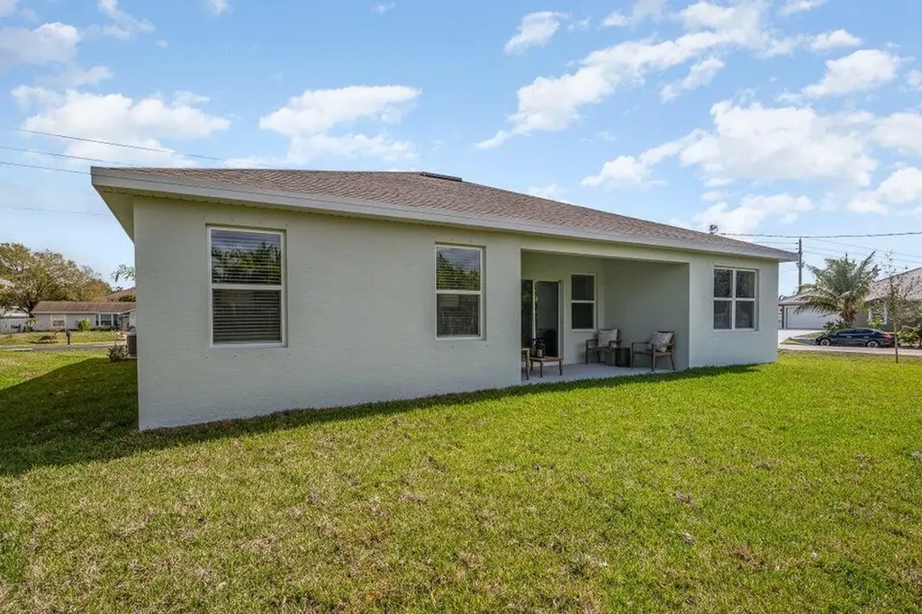 731 SE Celtic Avenue Port St Lucie FL 34983