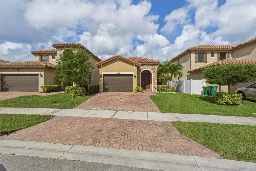5105 NW 51st Terrace Tamarac FL 33319