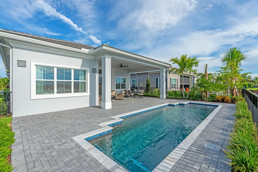 10099 Regency Way Palm Beach Gardens FL 33412