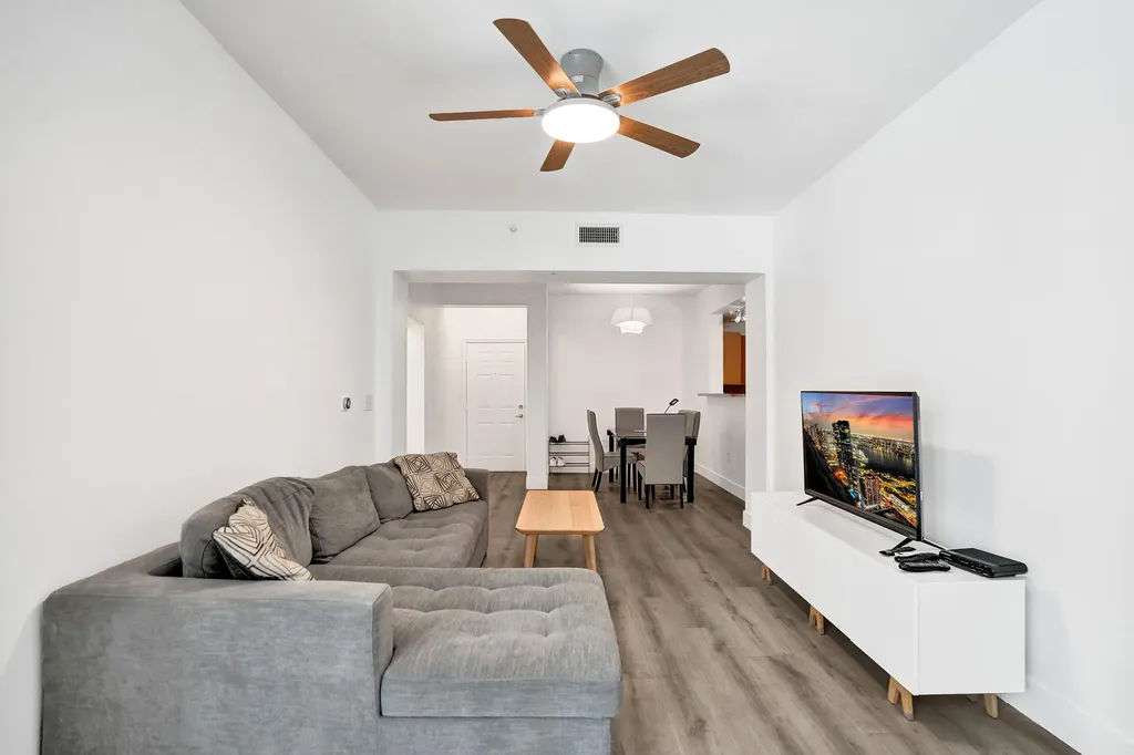 533 NE 3rd Avenue Fort Lauderdale FL 33301
