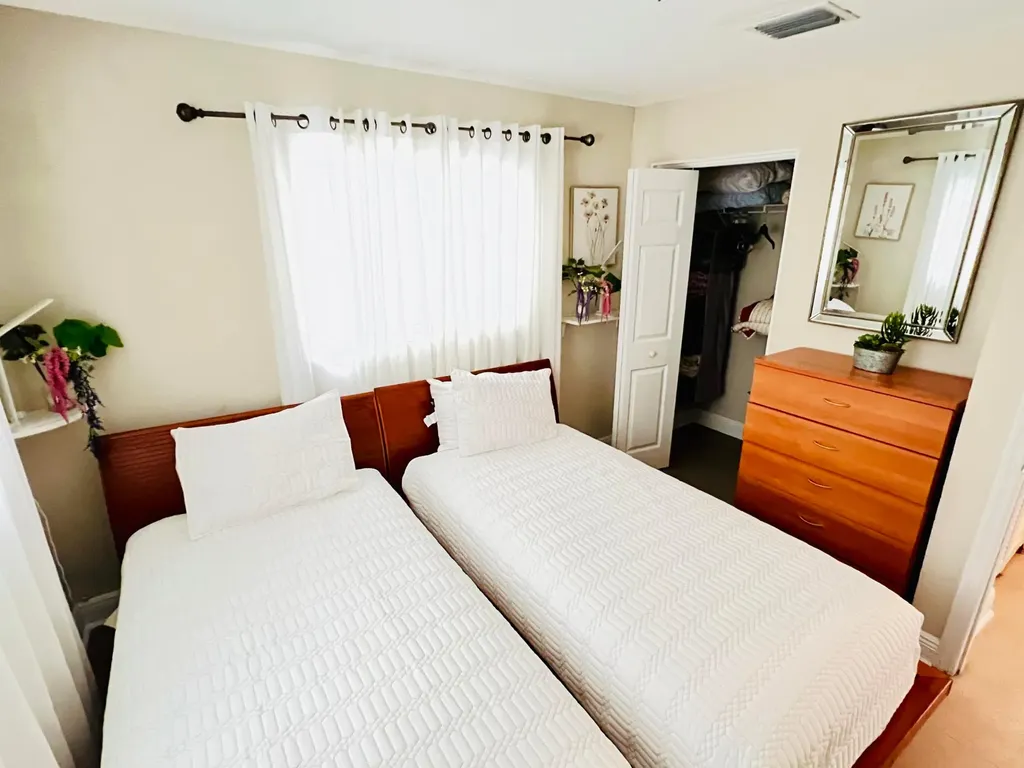 441 NW 7th Terrace Fort Lauderdale FL 33311