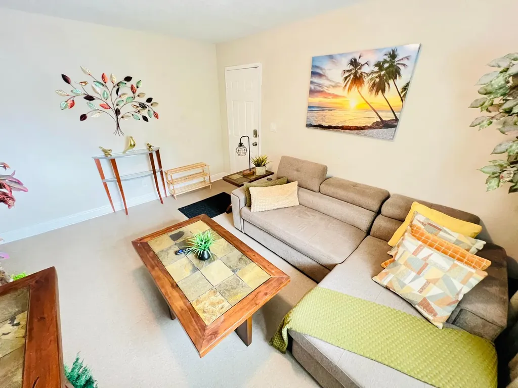 441 NW 7th Terrace Fort Lauderdale FL 33311