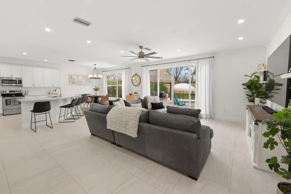 144 Bella Vista Way Royal Palm Beach FL 33411