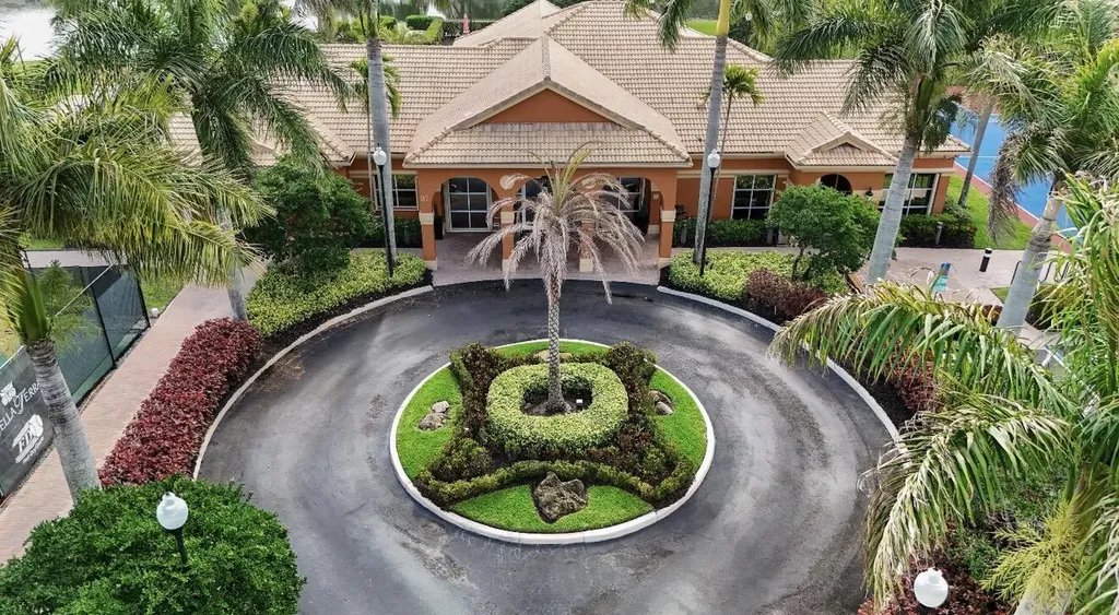 144 Bella Vista Way Royal Palm Beach FL 33411