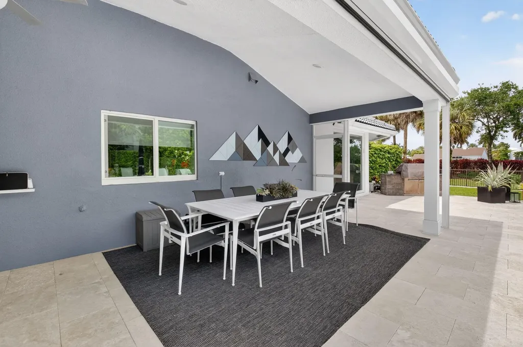 17646 Scarsdale Way Boca Raton FL 33496