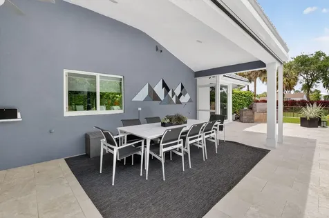 17646 Scarsdale Way Boca Raton FL 33496