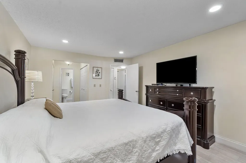 250 S Ocean Boulevard Delray Beach FL 33483