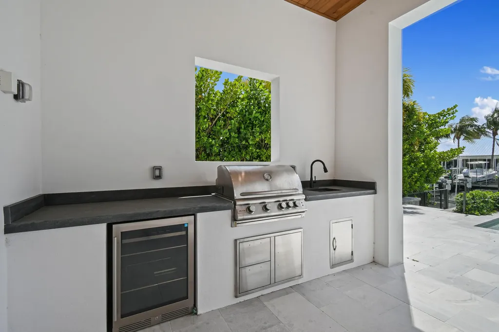 2408 Azure Circle Palm Beach Gardens FL 33410