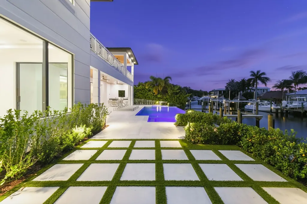 2408 Azure Circle Palm Beach Gardens FL 33410